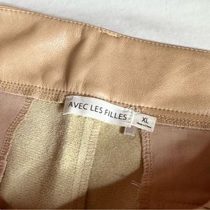 Avec Les Files Pleated Leather pants. Run big for XL. Super comfy wide leg pant.